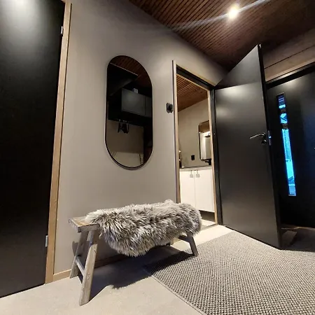 Cloudberry Yllaes, * Akaslompolo