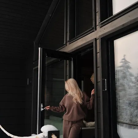 Cloudberry Yllaes, *